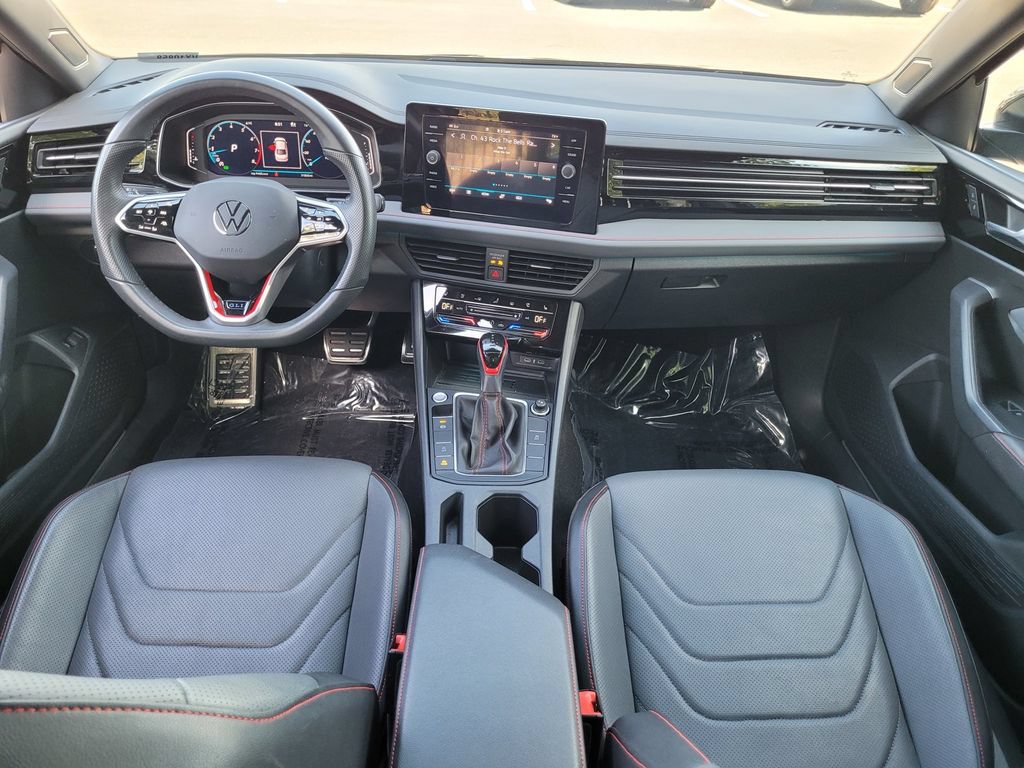 Used 2025 Volkswagen Jetta GLI Autobahn FWD image 16
