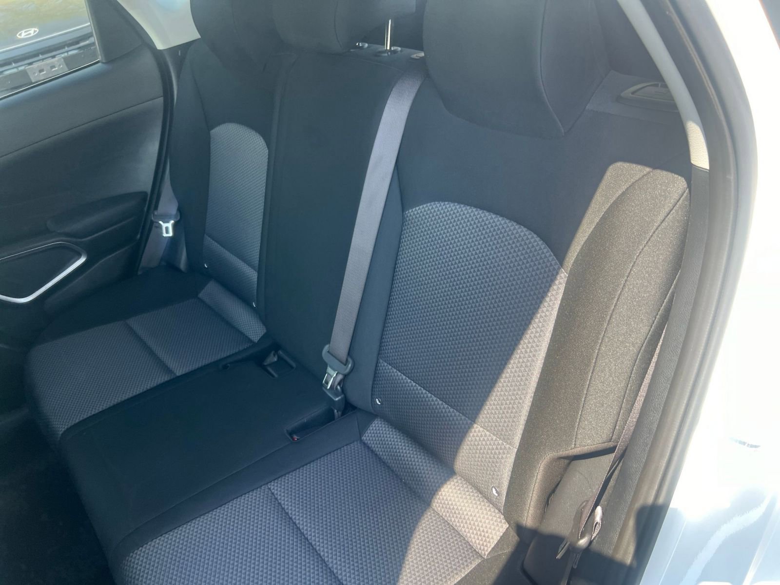 Used 2025 Kia Soul LX w/ LX Technology Package FWD image 32