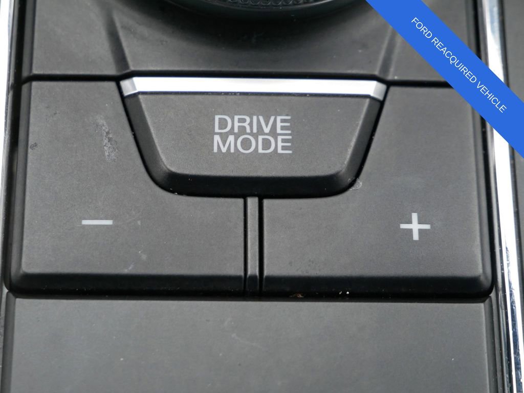 Used 2023 Ford Expedition XLT image 22