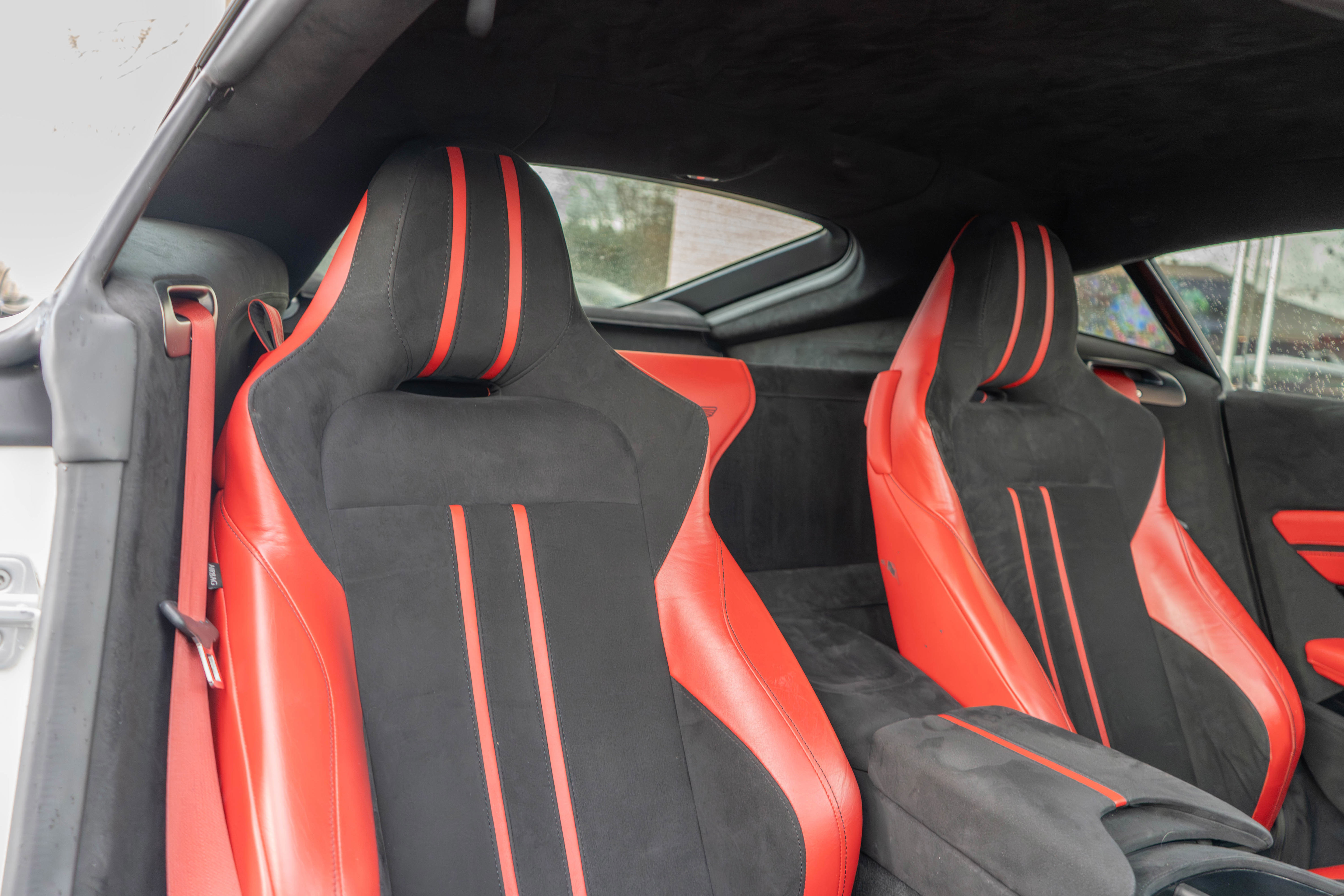 Used 2020 Aston Martin V8 Vantage Coupe image 26