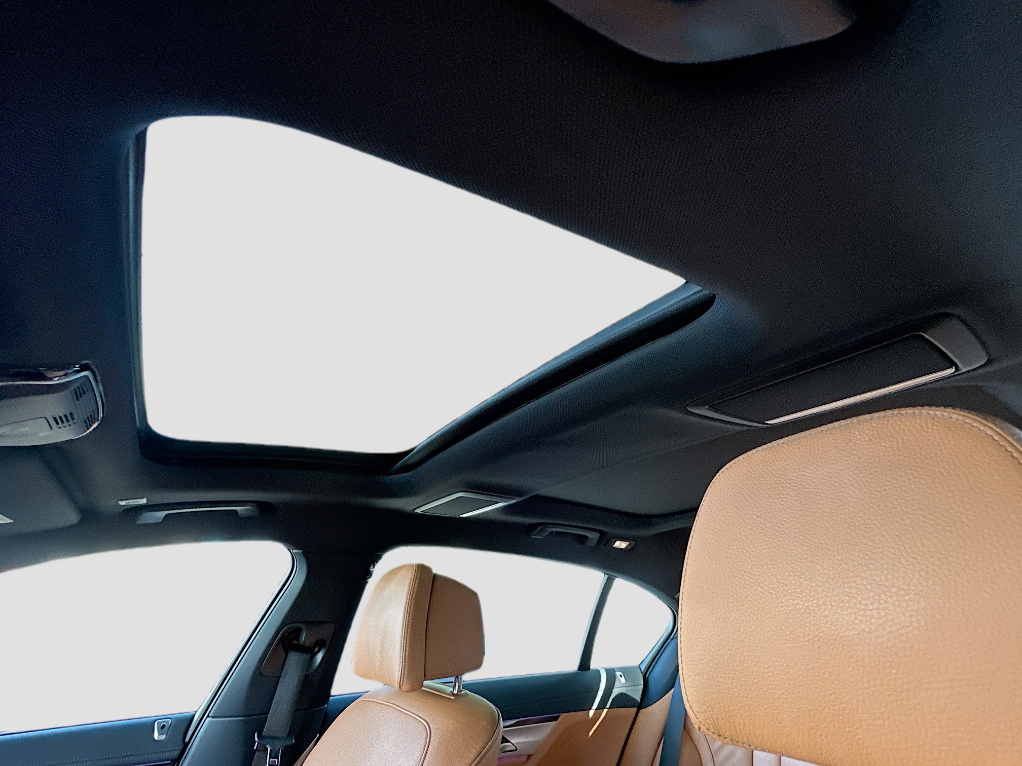 Used 2021 BMW 740i xDrive w/ M Sport Package image 23