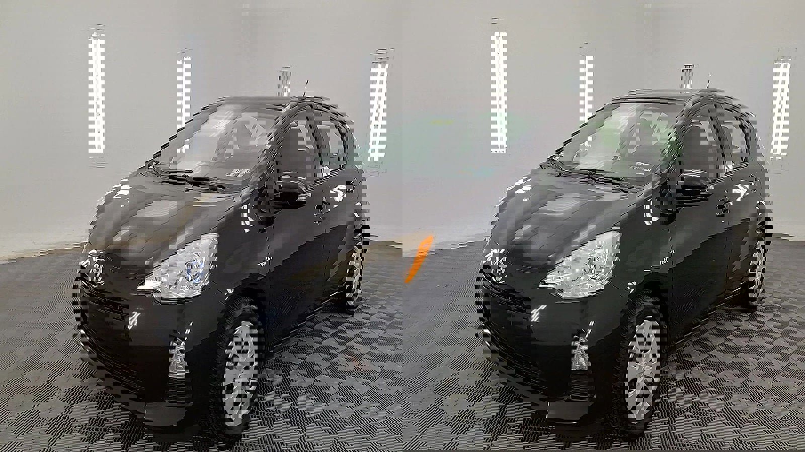 Used 2014 Toyota Prius C Two image 8