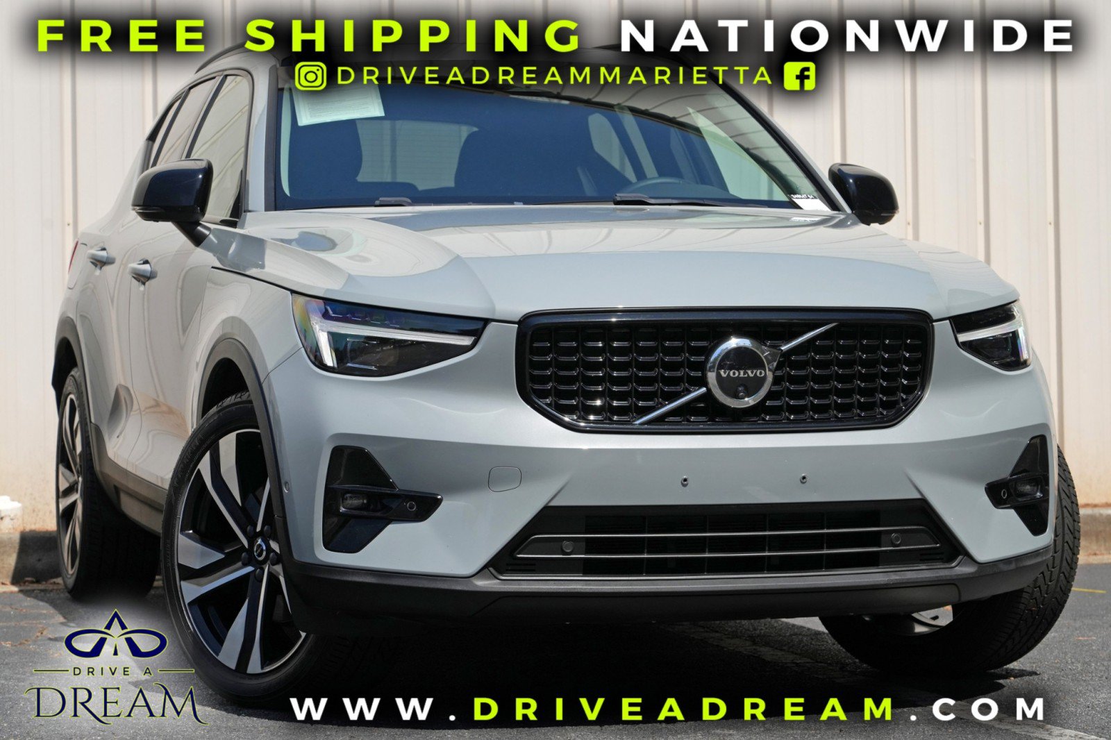 Used 2024 Volvo XC40 B5 Ultimate w/ Protection Package Premier AWD/4WD image 2