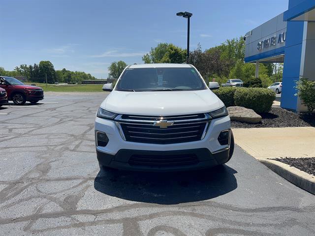 Used 2023 Chevrolet Traverse LT FWD image 2