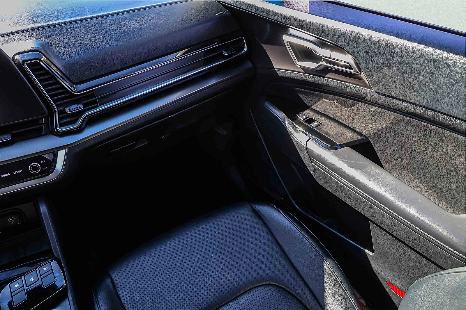 Certified 2023 Kia Sportage EX image 18