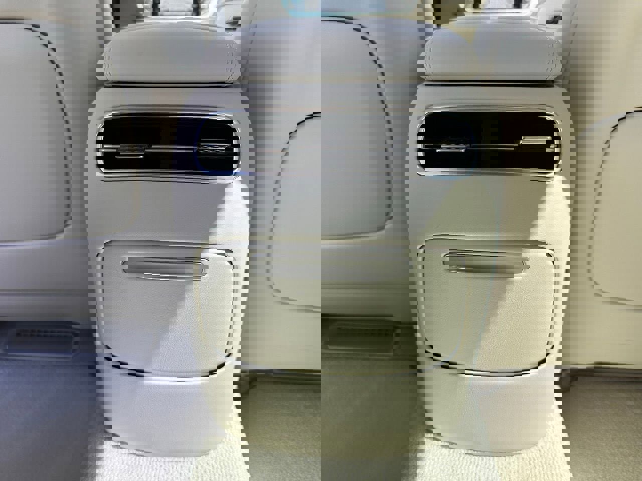 Used 2025 Genesis G90 3.5T image 15