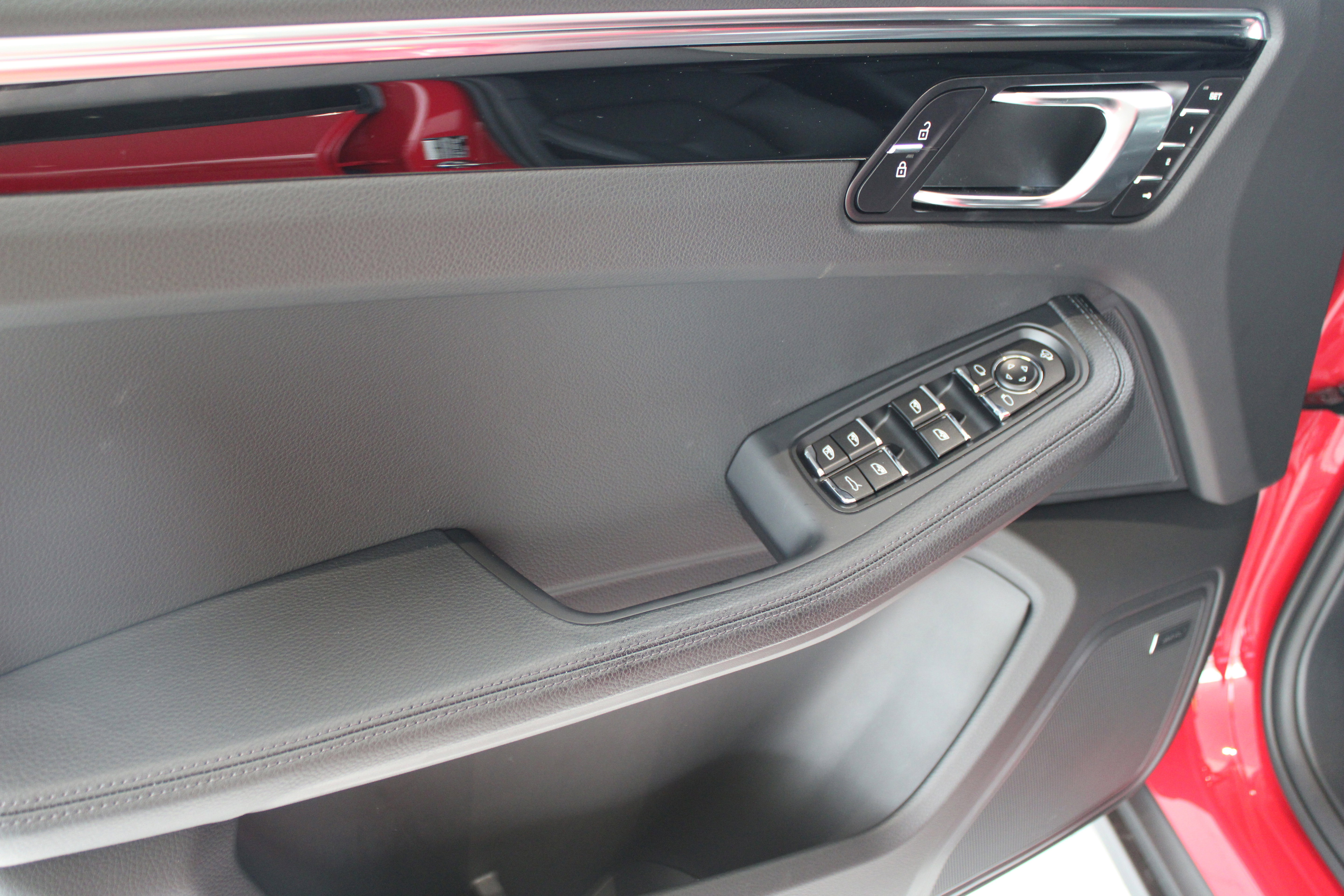New 2025 Porsche Macan image 23