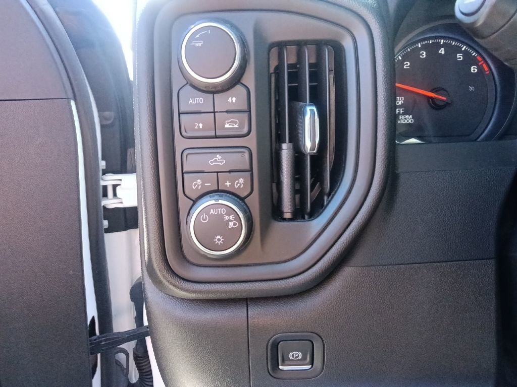 Used 2023 Chevrolet Silverado 1500 Custom w/ 2.7L Blackout Package image 17