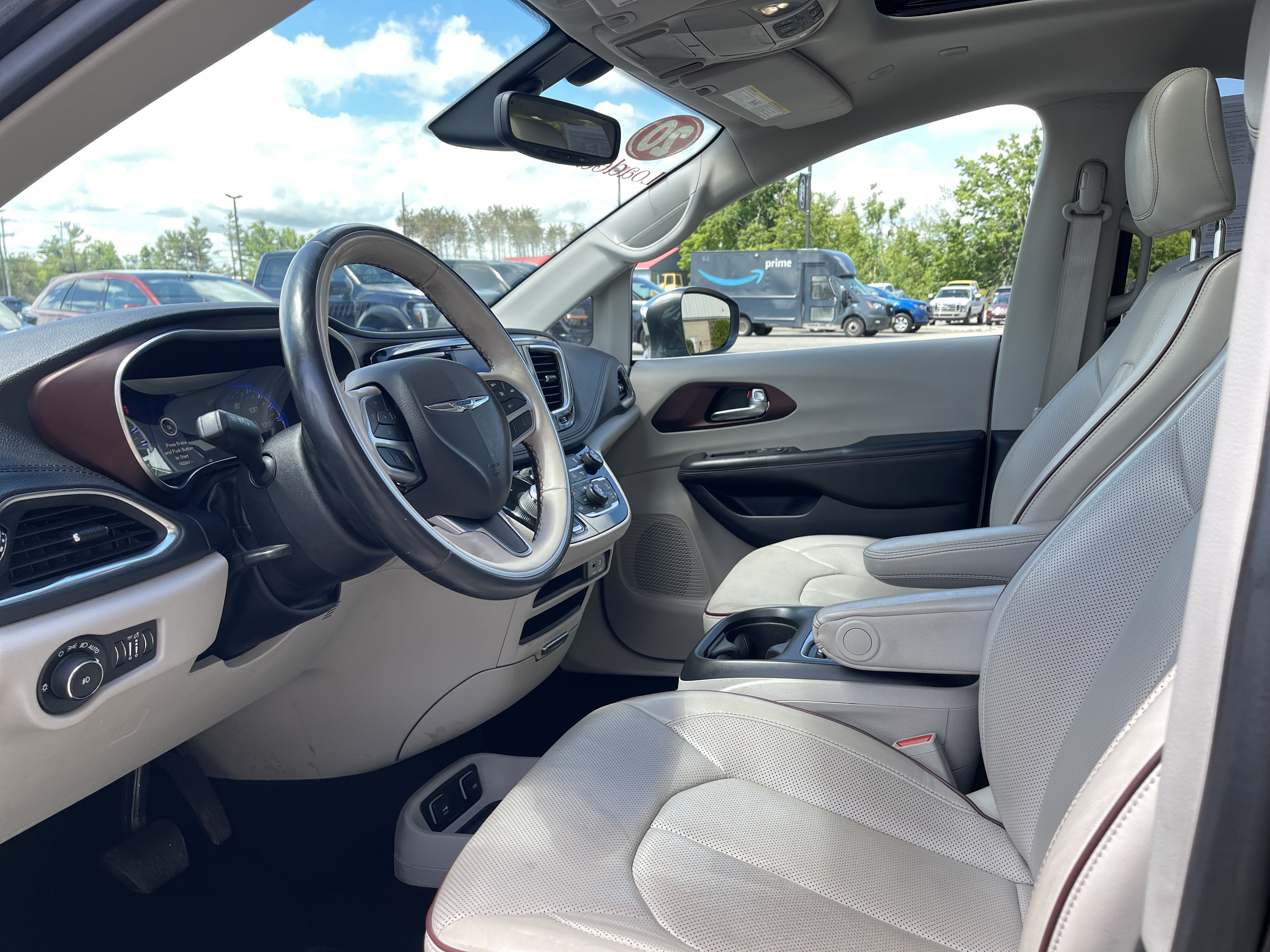 Used 2020 Chrysler Pacifica Limited FWD image 14