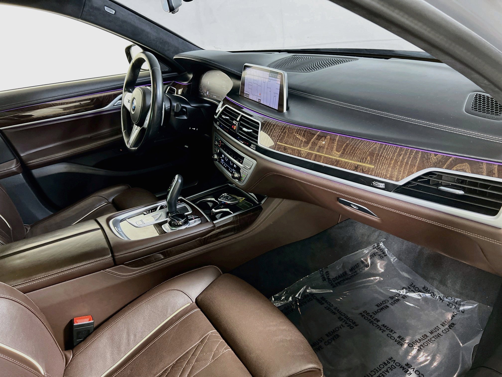 Used 2021 BMW 750i xDrive w/ Executive Package image 31