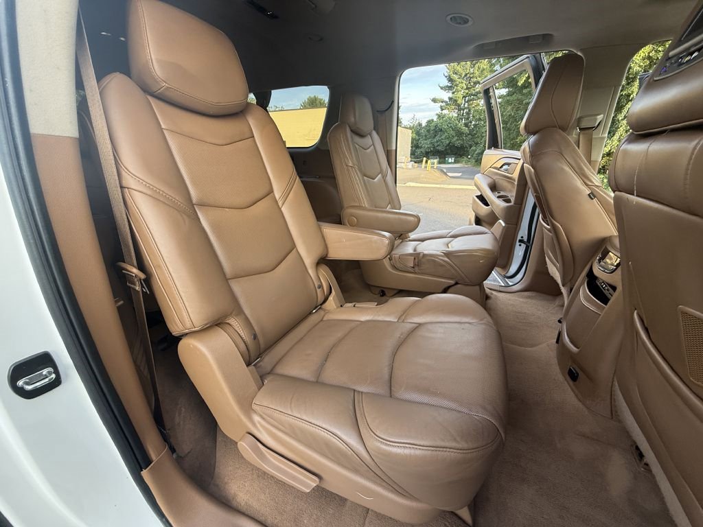 Used 2016 Cadillac Escalade ESV Platinum image 23