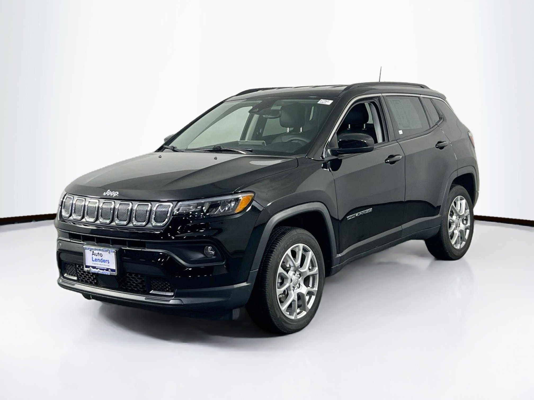 Used 2022 Jeep Compass Latitude image 1