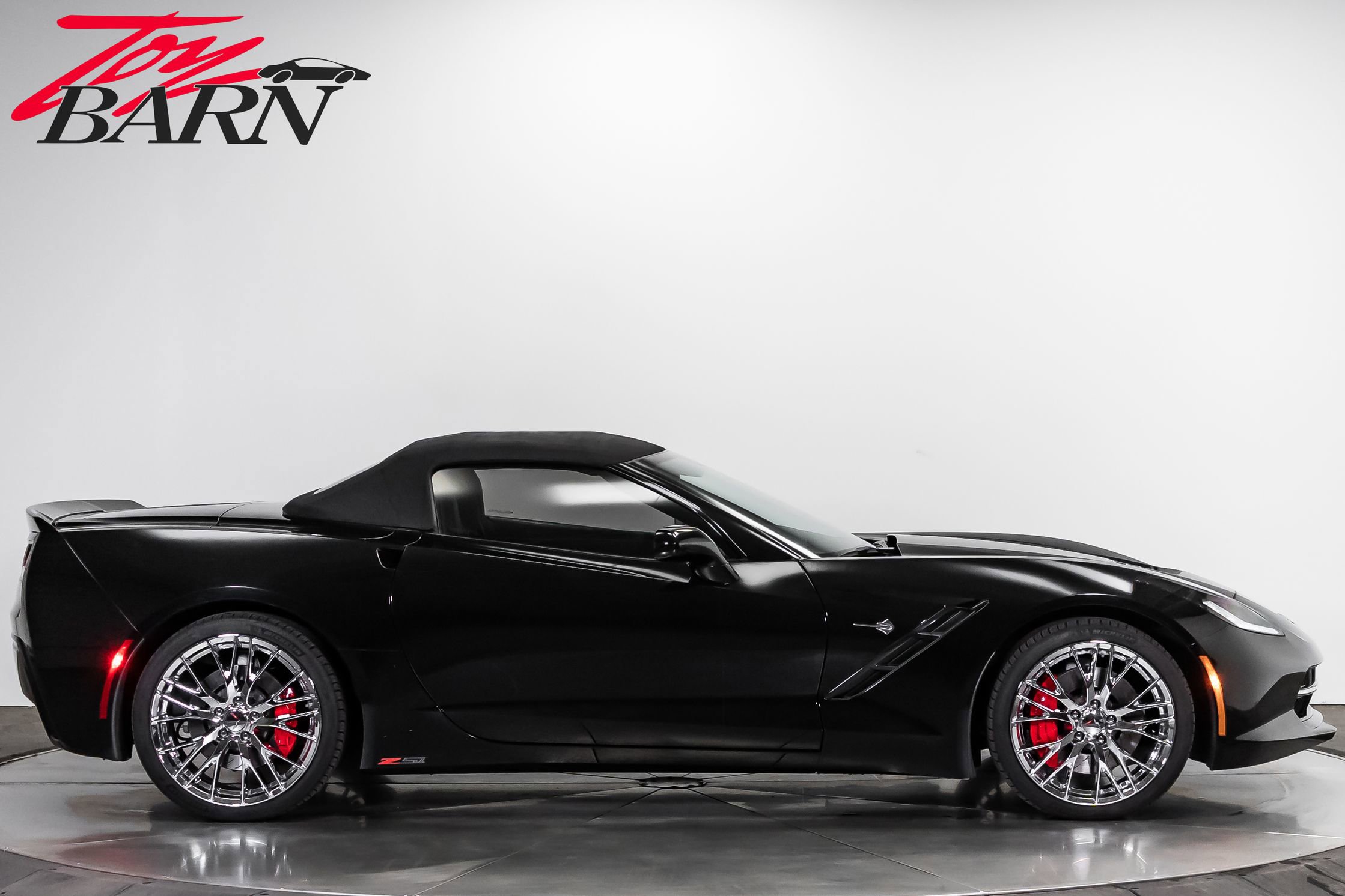 Used 2015 Chevrolet Corvette Stingray Convertible w/ 2LT Preferred Equipment Group RWD image 14