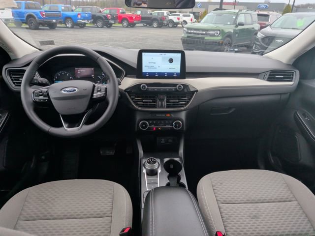 Certified 2022 Ford Escape SE w/ Cold Weather Package AWD/4WD image 2