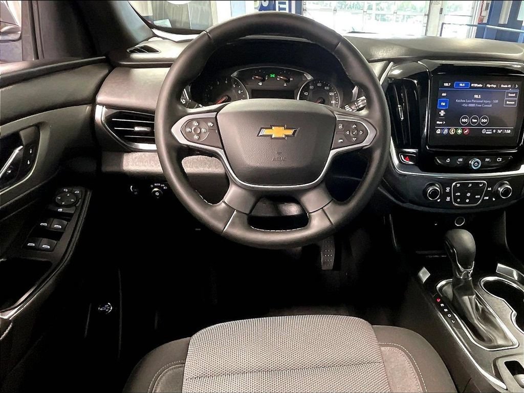 Used 2023 Chevrolet Traverse LT w/ Rear Camera Mirror Package AWD/4WD image 18
