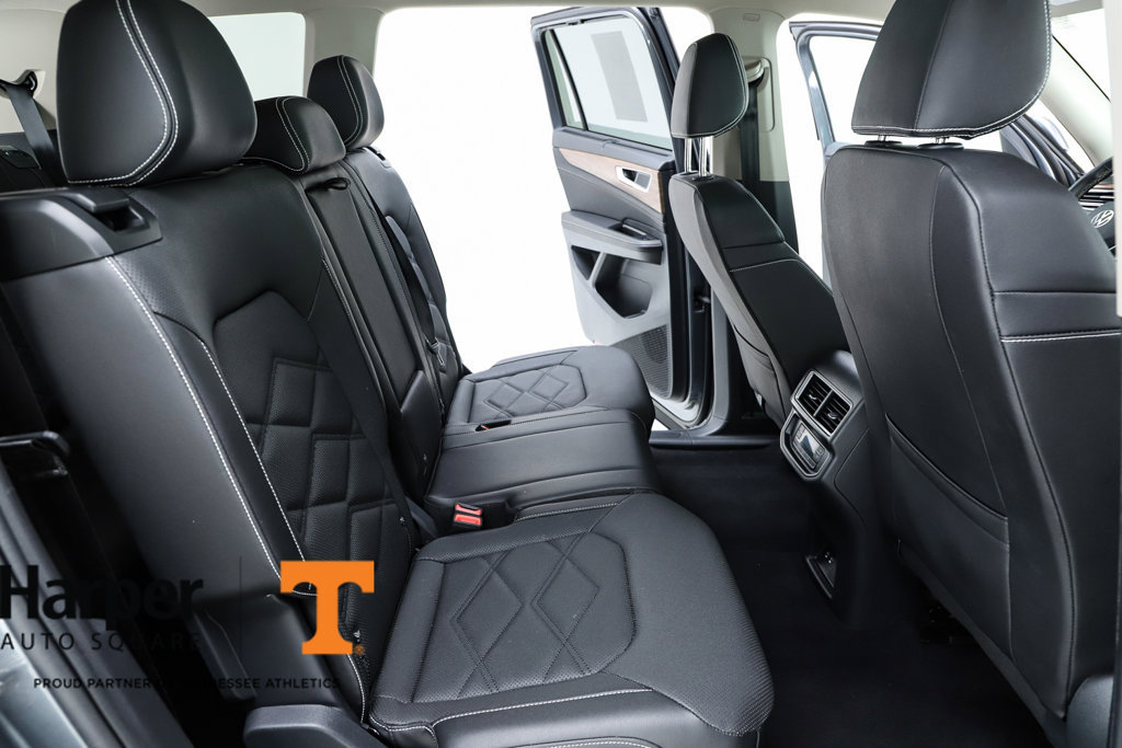 Used 2025 Volkswagen Atlas SE w/ Panoramic Sunroof Package FWD image 38