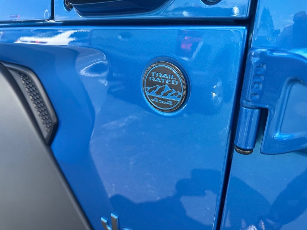 Used 2023 Jeep Wrangler Unlimited w/ Cold Weather Group AWD/4WD image 18