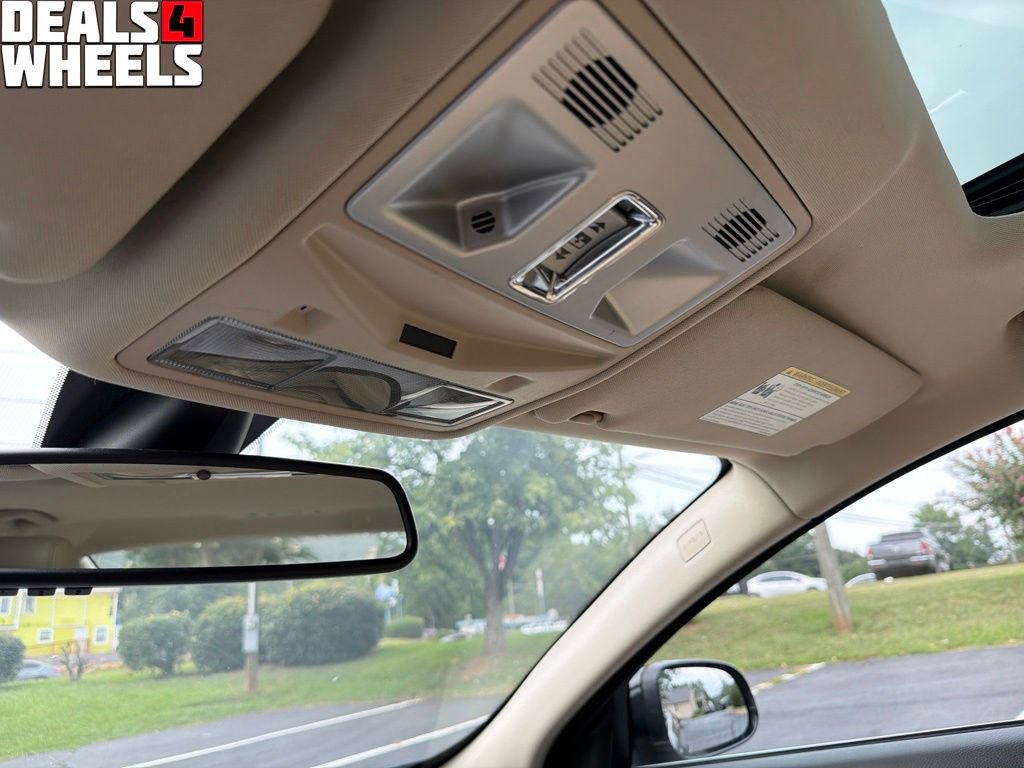 Used 2012 Jaguar XF RWD image 24