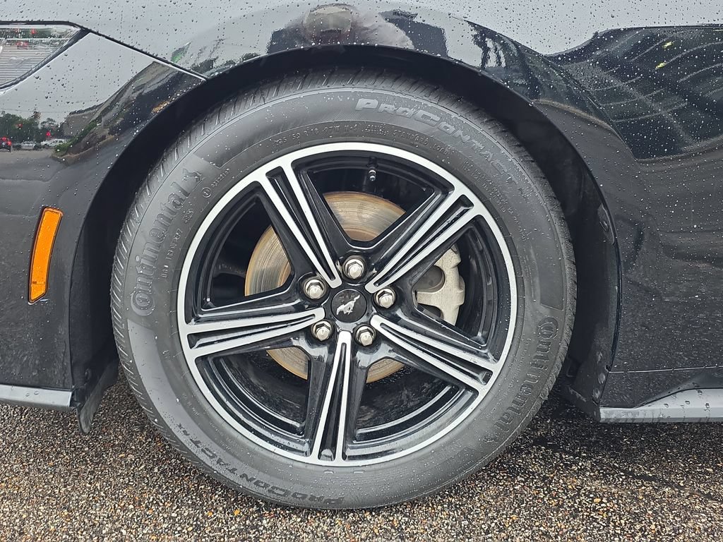 Used 2025 Ford Mustang Premium RWD image 9