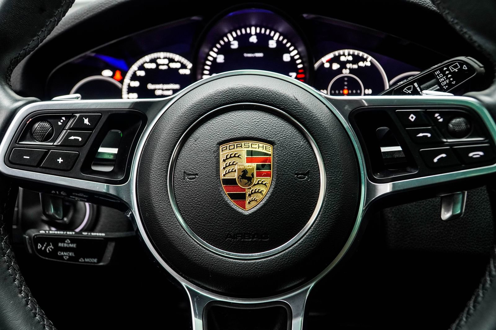 Used 2023 Porsche Cayenne Platinum Edition image 33