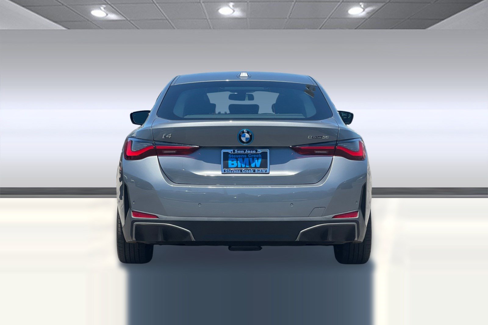 Used 2023 BMW i4 eDrive35 RWD image 9
