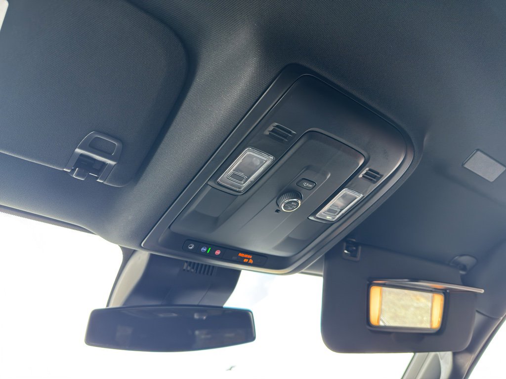 Used 2025 Chevrolet Tahoe LT image 36