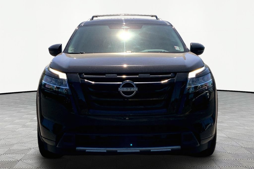 Used 2023 Nissan Pathfinder Platinum w/ Black Appearance Package AWD/4WD video 2