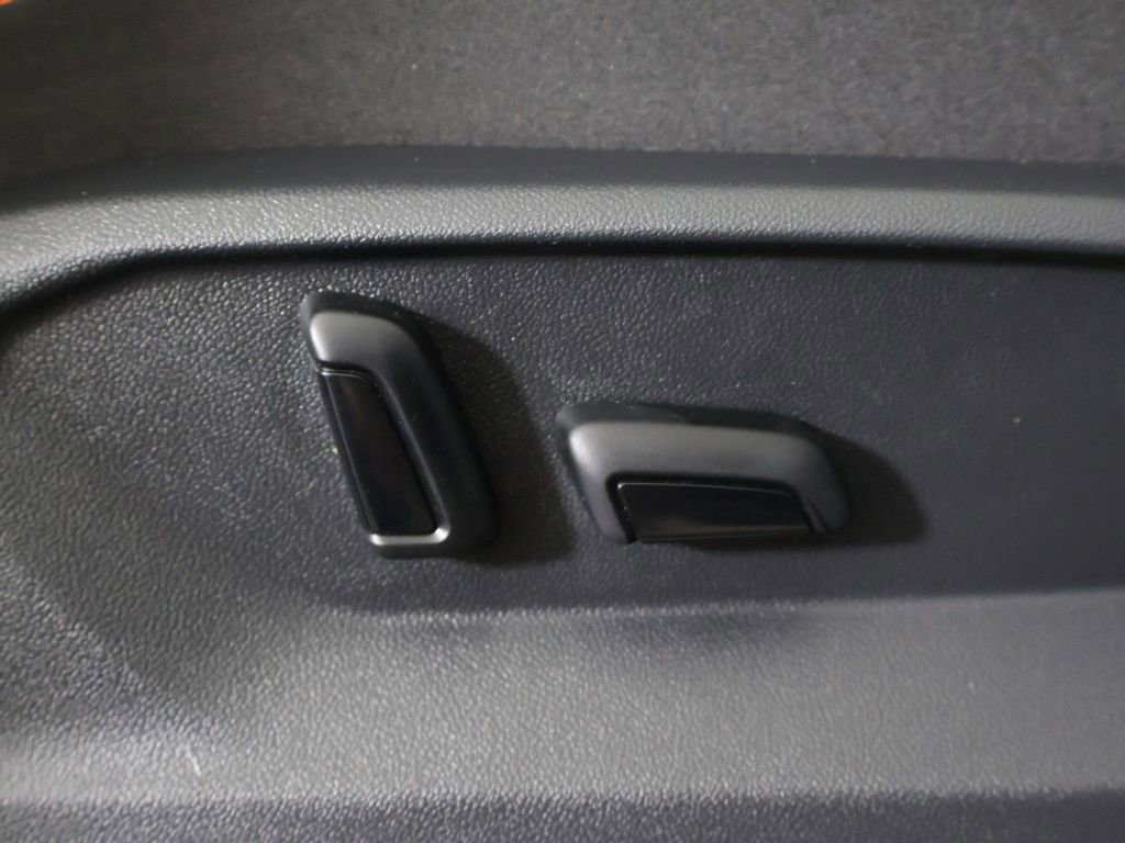 Certified 2024 Volkswagen Atlas Peak Edition SEL AWD/4WD image 39