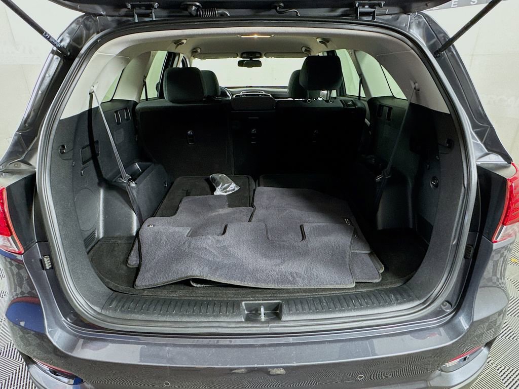 Used 2019 Kia Sorento LX w/ LX Convenience Package image 25