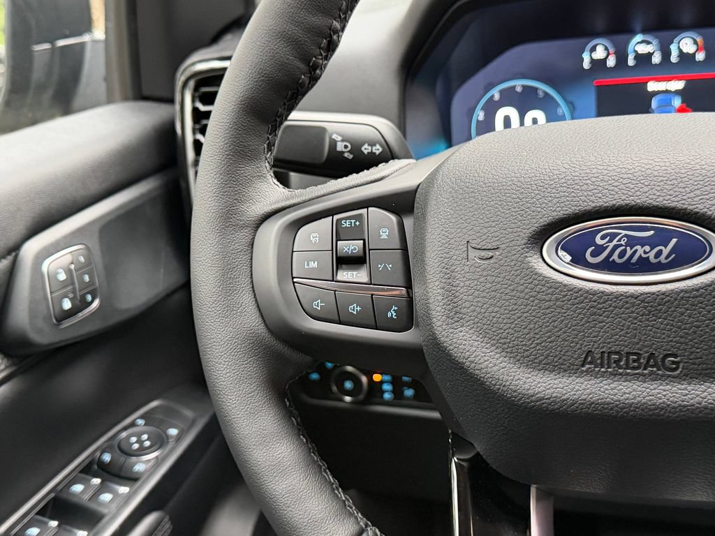 New 2026 Ford Ranger Lariat w/ Black Appearance Package AWD/4WD image 16
