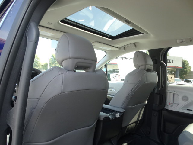 New 2026 Toyota Sienna XLE FWD image 14