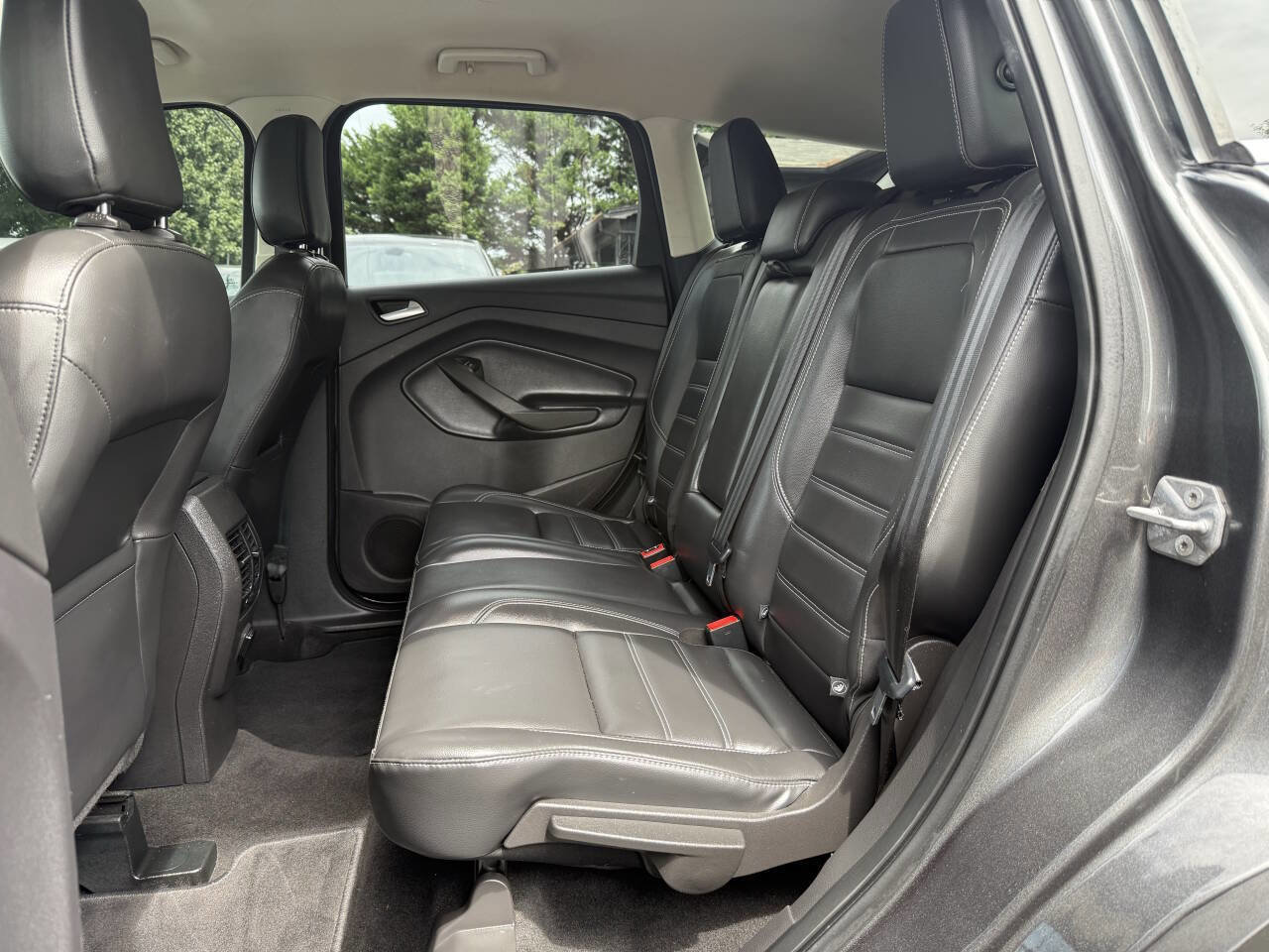Used 2019 Ford Escape SEL image 11