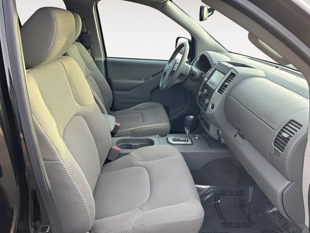 Used 2021 Nissan Frontier SV w/ Midnight Edition Floor Mats image 10