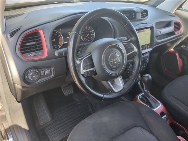 Used 2019 Jeep Renegade Trailhawk w/ UConnect 8.4 Nav Group AWD/4WD image 10