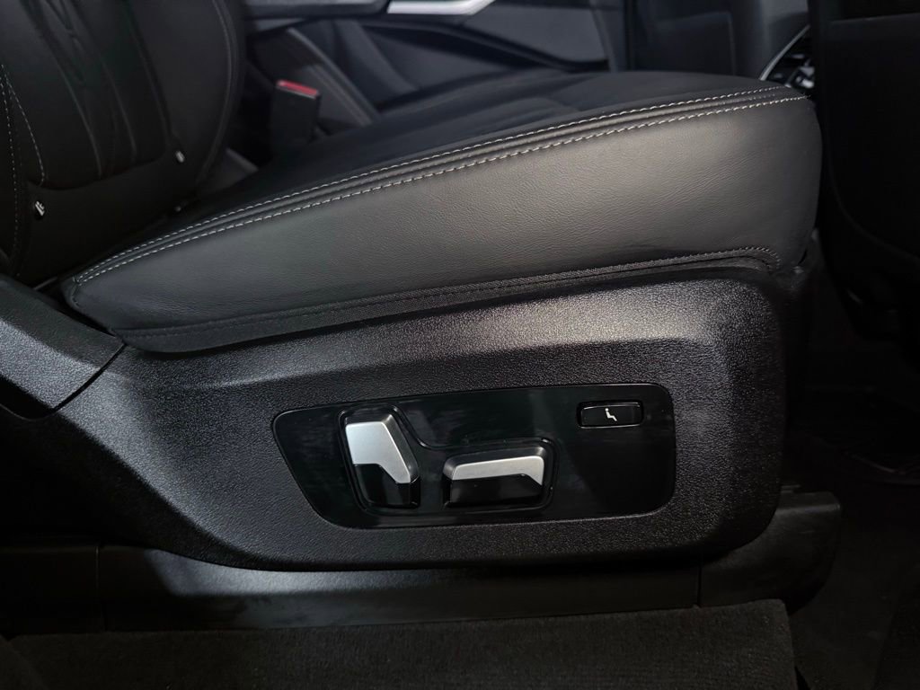 Used 2022 BMW X7 M50i image 29