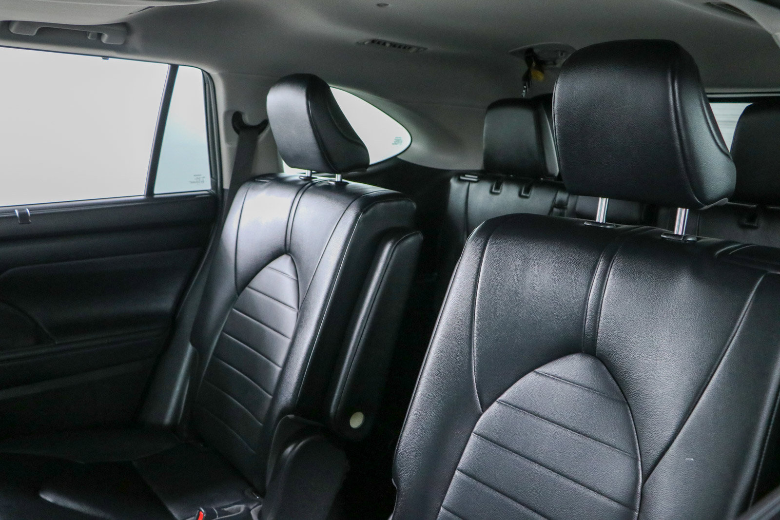 Used 2023 Toyota Highlander XLE AWD/4WD image 26