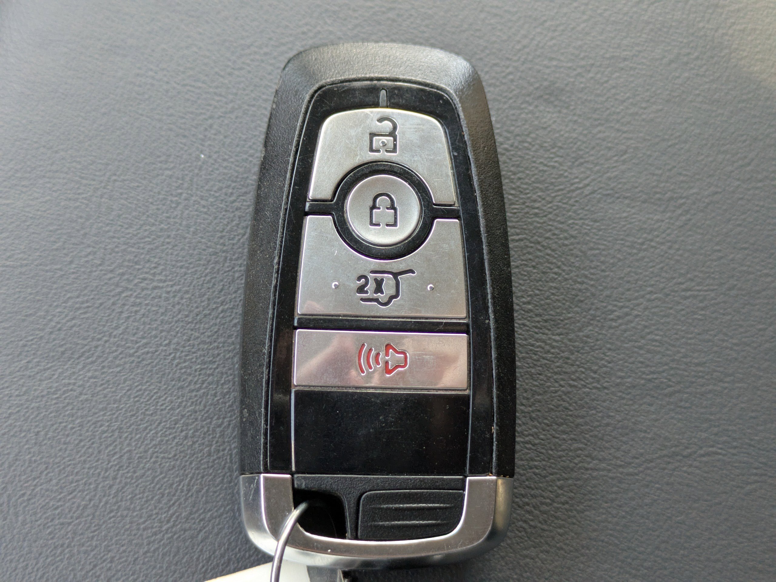 Used 2025 Ford Explorer Active image 37