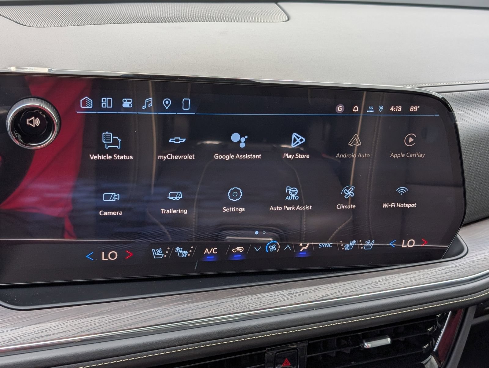 New 2026 Chevrolet Suburban Premier w/ Sun And Tow Package AWD/4WD image 29
