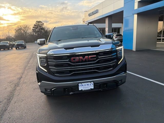 Used 2022 GMC Sierra 1500 SLT image 2