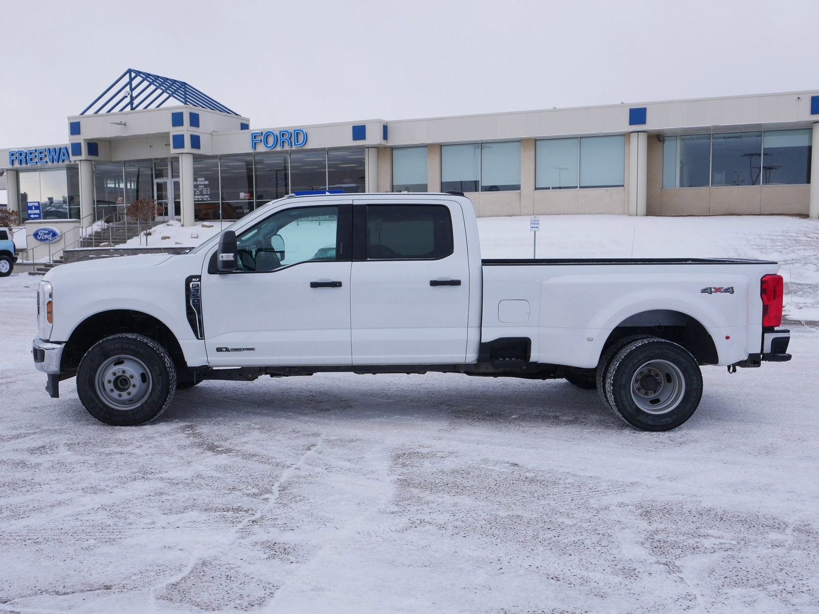 Certified 2024 Ford F350 XLT image 2