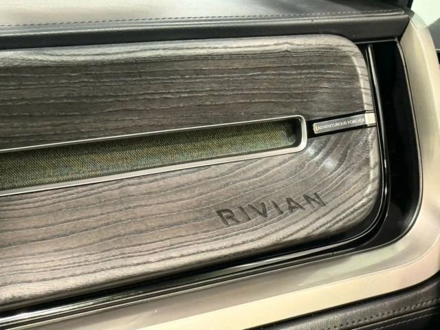 Used 2022 Rivian R1T Adventure AWD/4WD image 16