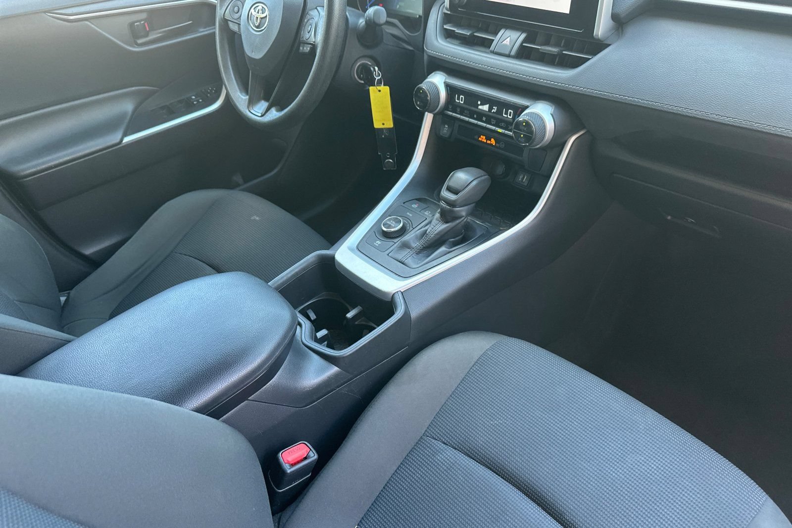 Used 2023 Toyota RAV4 LE AWD/4WD image 16