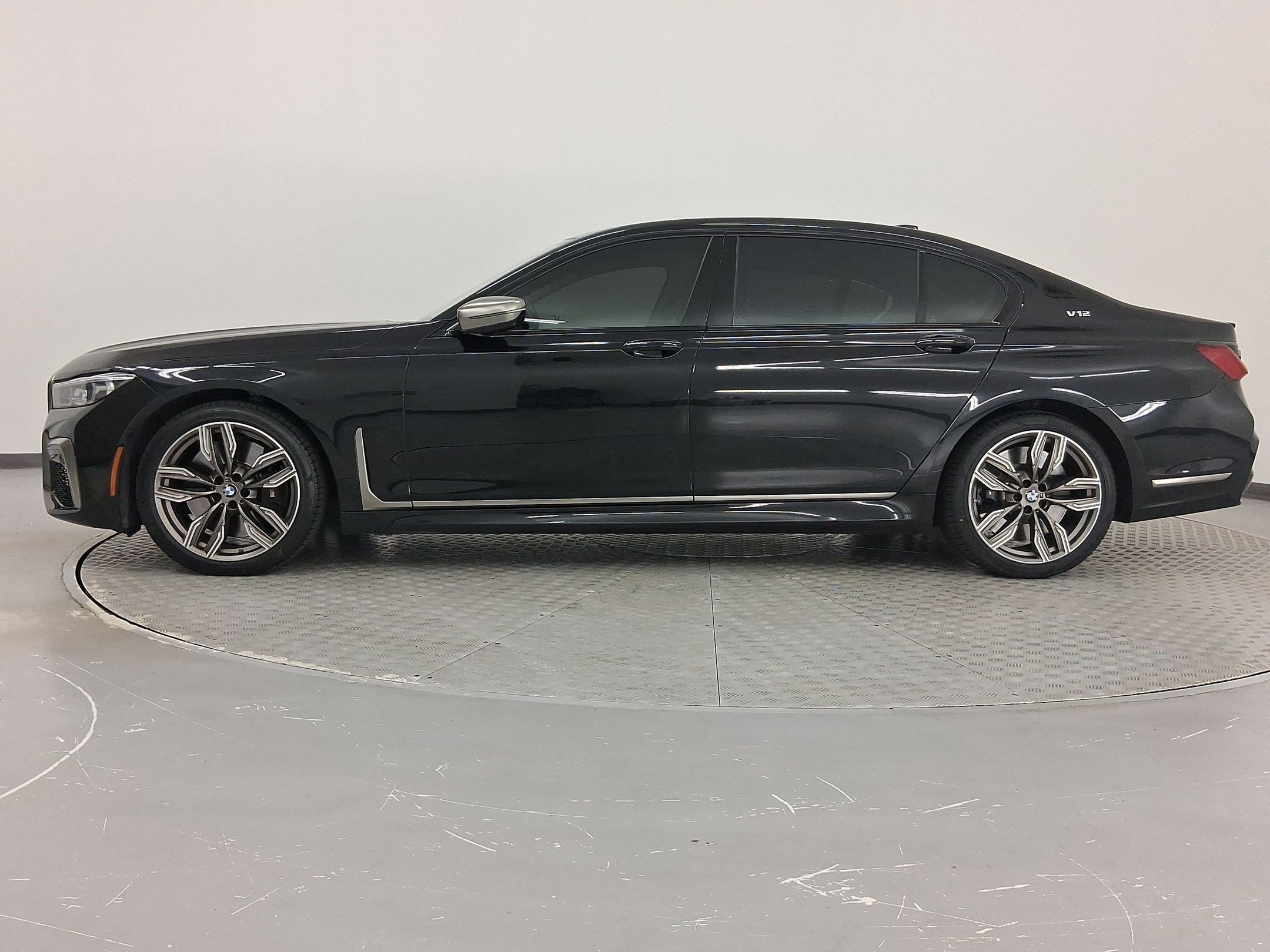 Certified 2022 BMW M760i xDrive image 2