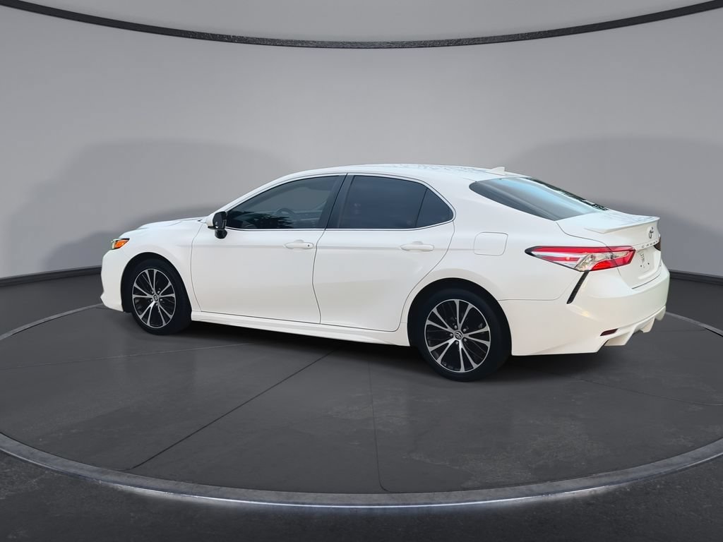 Used 2020 Toyota Camry SE FWD image 6