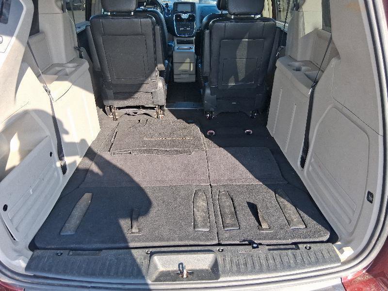 Used 2015 Chrysler Town & Country Touring-L w/ Driver Convenience Group image 25