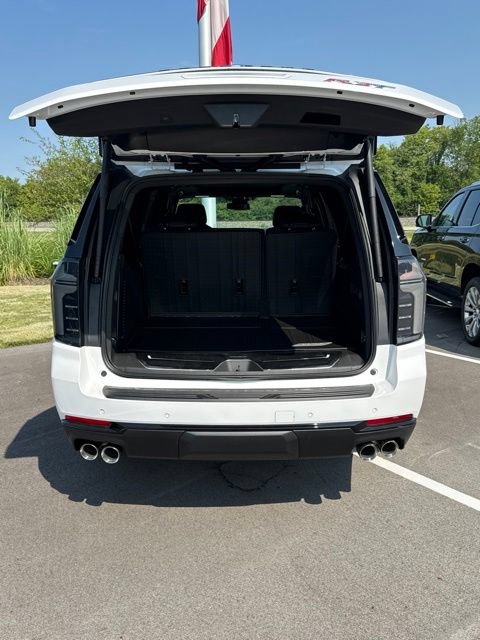 New 2026 Chevrolet Suburban RST w/ RST Capability Package AWD/4WD image 13