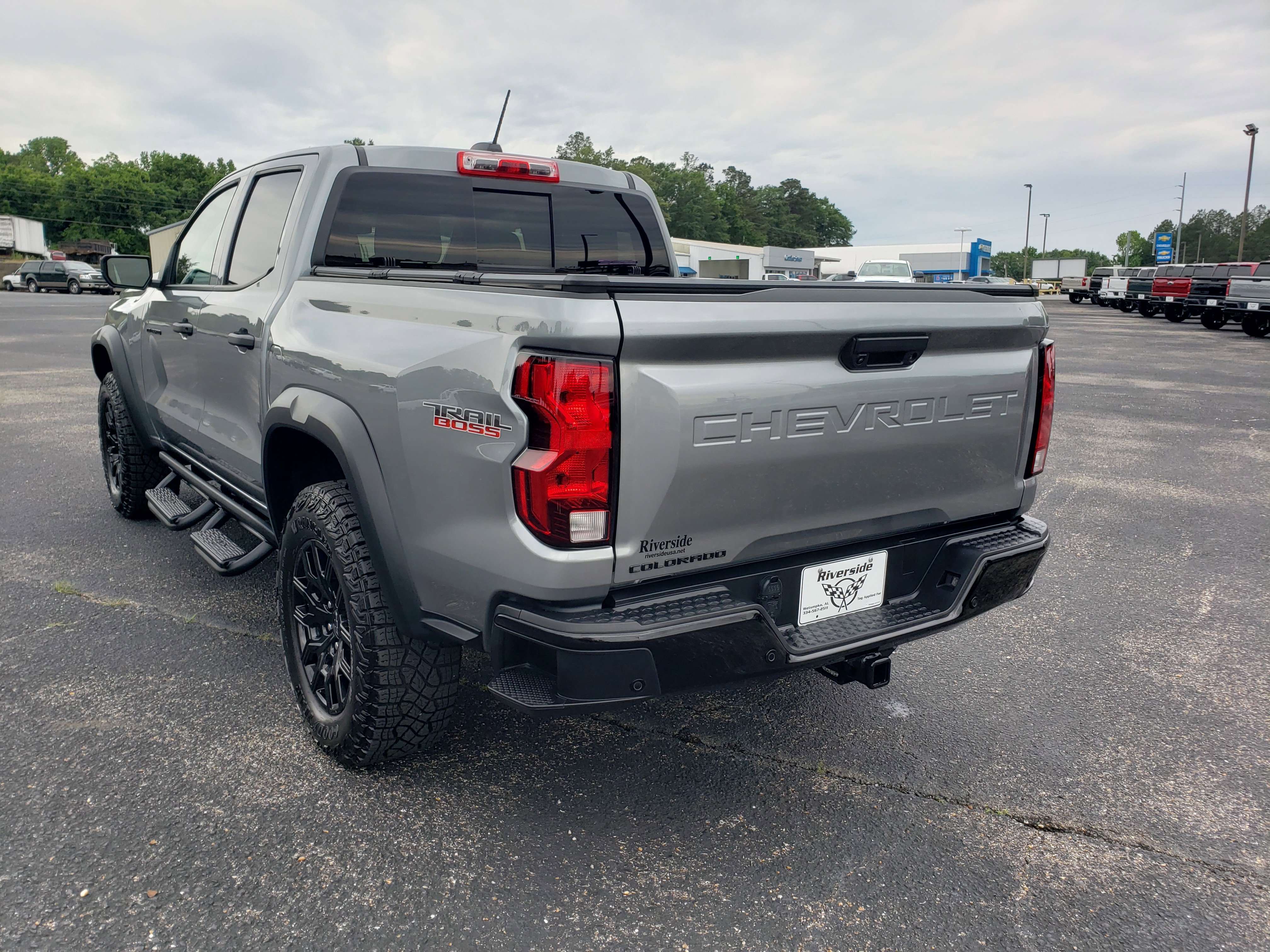 Used 2025 Chevrolet Colorado Trail Boss AWD/4WD image 4