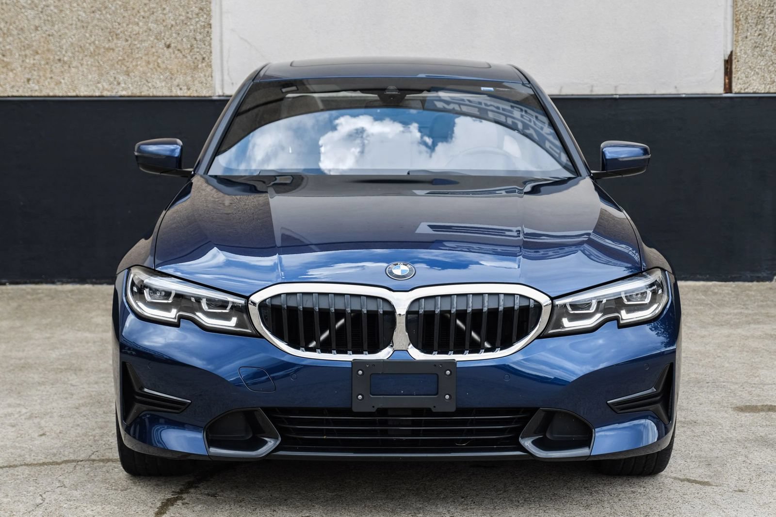 Used 2019 BMW 330i xDrive Sedan w/ Convenience Package AWD/4WD image 5