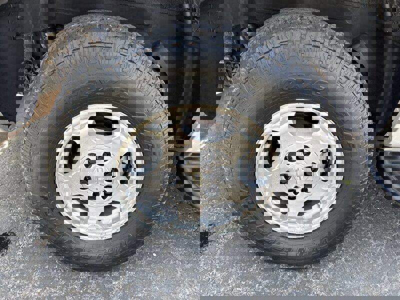 Used 2004 Chevrolet Avalanche 2WD image 11