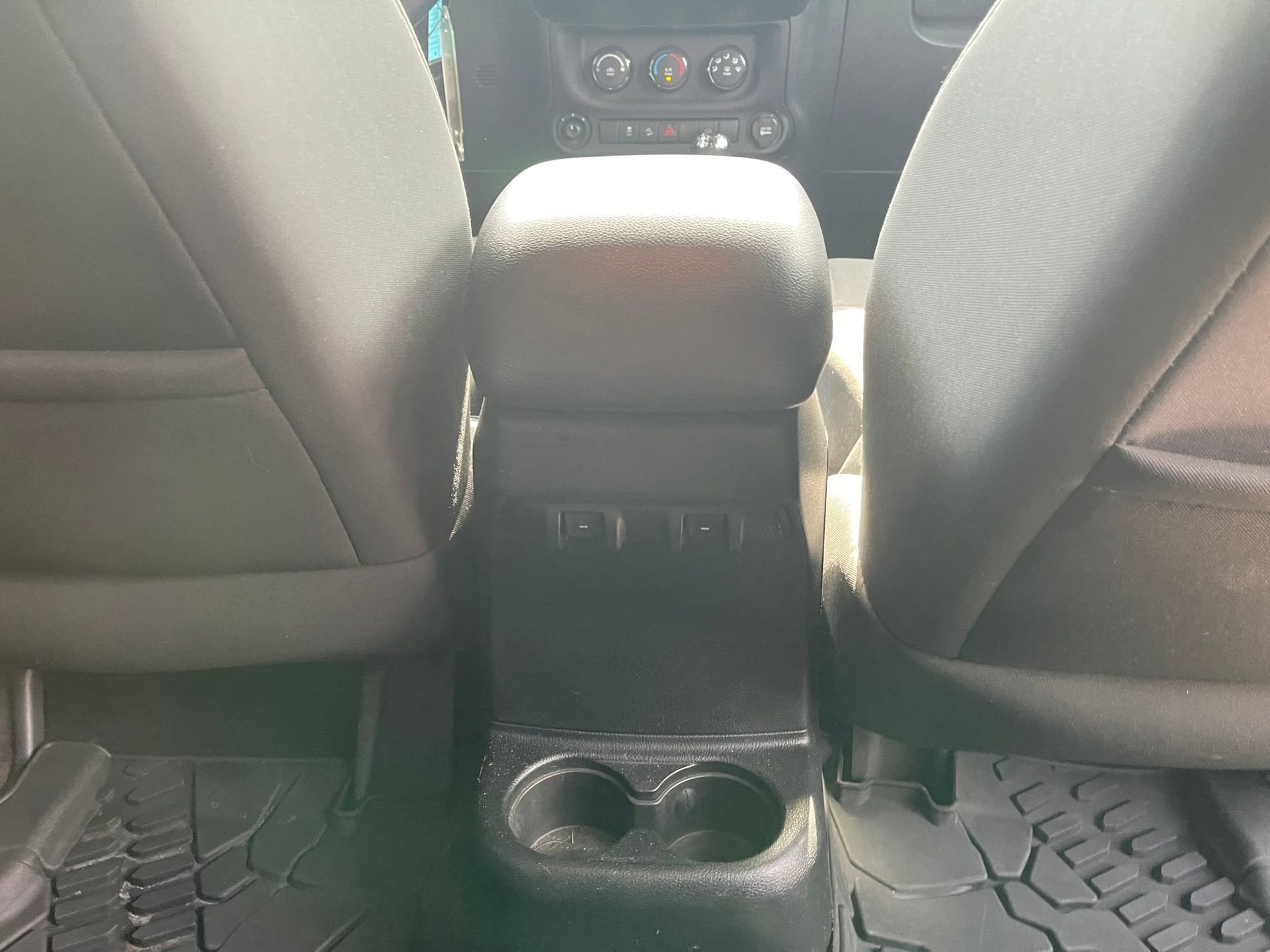 Used 2012 Jeep Wrangler Unlimited Sahara w/ Connectivity Group image 25